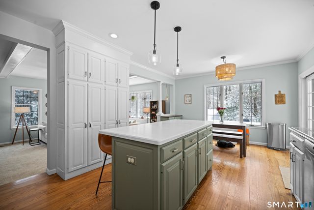 117 North Saddle Ridge, Simsbury, CT 06092