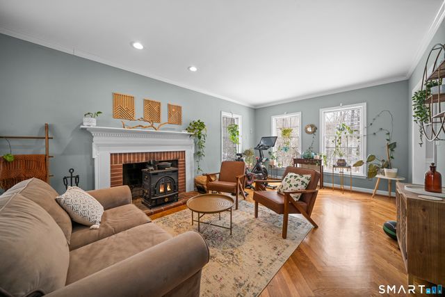 117 North Saddle Ridge, Simsbury, CT 06092