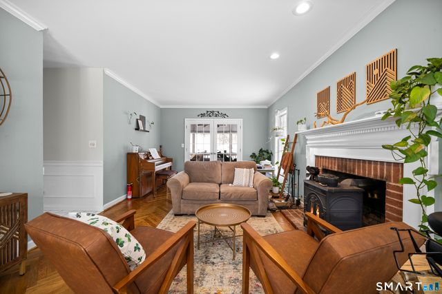 117 North Saddle Ridge, Simsbury, CT 06092