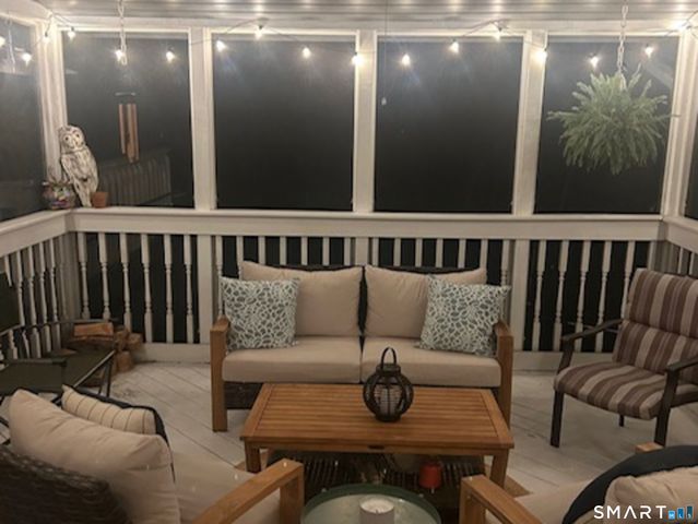 117 North Saddle Ridge, Simsbury, CT 06092