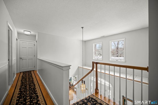 117 North Saddle Ridge, Simsbury, CT 06092