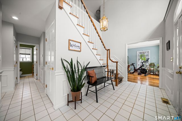 117 North Saddle Ridge, Simsbury, CT 06092