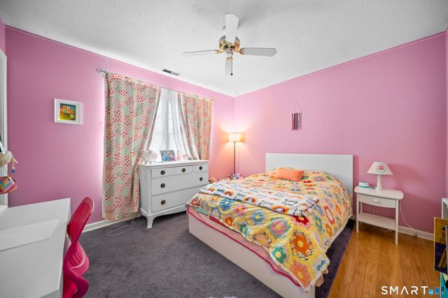 117 North Saddle Ridge, Simsbury, CT 06092