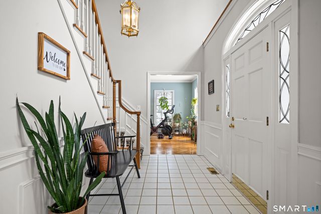 117 North Saddle Ridge, Simsbury, CT 06092