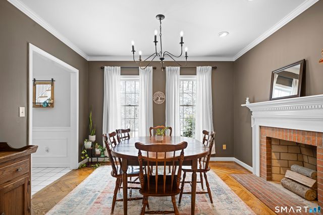 117 North Saddle Ridge, Simsbury, CT 06092