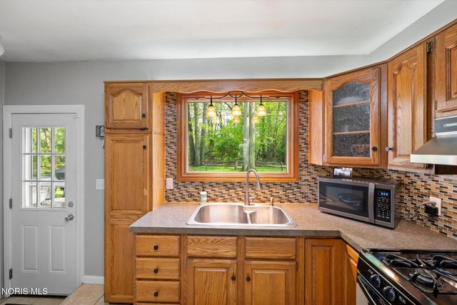 3813 Philmar Drive, Toledo, OH 43623