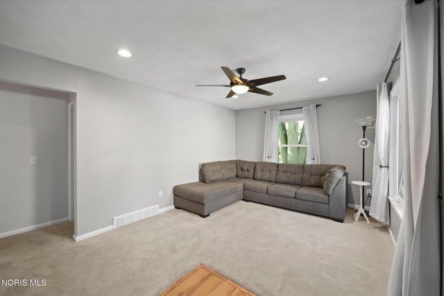 3813 Philmar Drive, Toledo, OH 43623