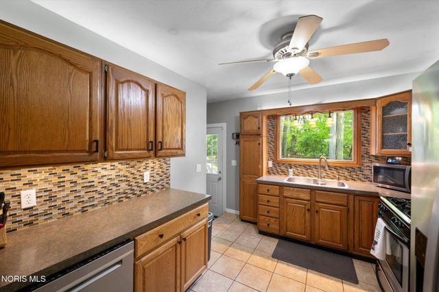 3813 Philmar Drive, Toledo, OH 43623