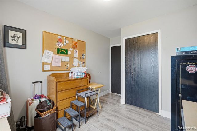 21525 Downing Street, Saint Clair Shores, MI 48080