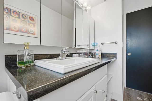 21525 Downing Street, Saint Clair Shores, MI 48080