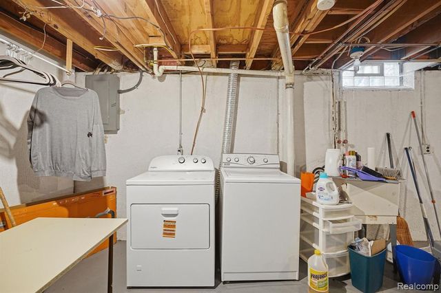 21525 Downing Street, Saint Clair Shores, MI 48080