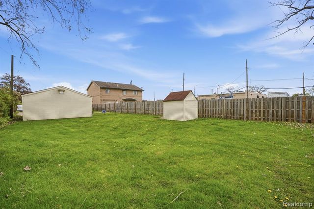 21525 Downing Street, Saint Clair Shores, MI 48080