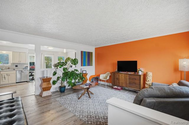 21525 Downing Street, Saint Clair Shores, MI 48080