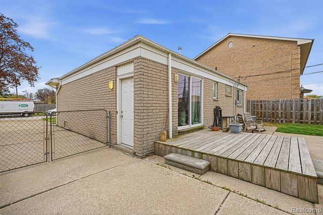 21525 Downing Street, Saint Clair Shores, MI 48080