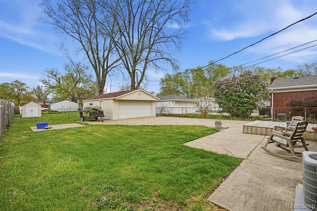 21525 Downing Street, Saint Clair Shores, MI 48080