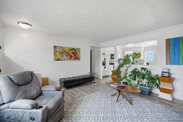 21525 Downing Street, Saint Clair Shores, MI 48080