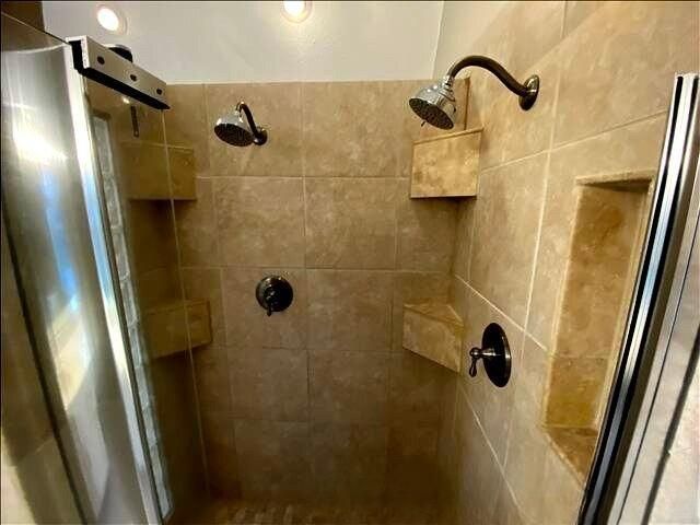 1400 COTTONWOOD Drive, Greenwood, MO 64034