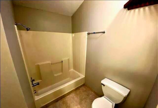 1400 COTTONWOOD Drive, Greenwood, MO 64034