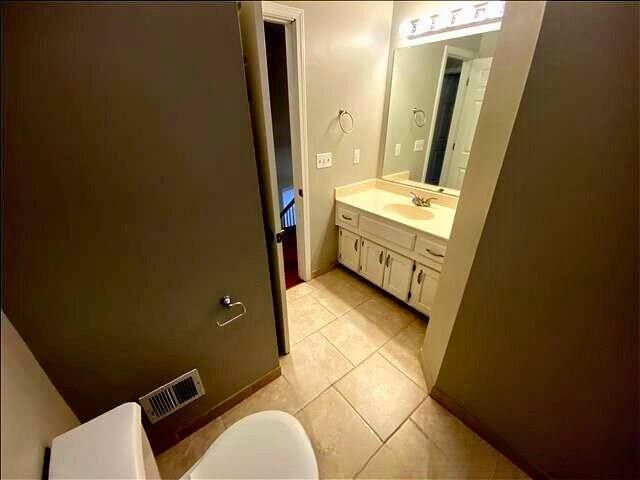 1400 COTTONWOOD Drive, Greenwood, MO 64034