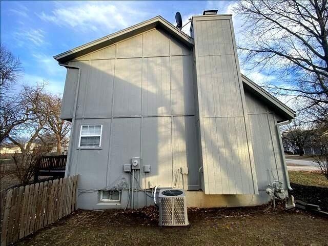 1400 COTTONWOOD Drive, Greenwood, MO 64034