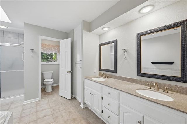 1208 Tanglewood Street, Leavenworth, KS 66048