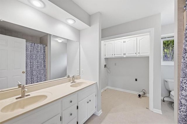 1208 Tanglewood Street, Leavenworth, KS 66048