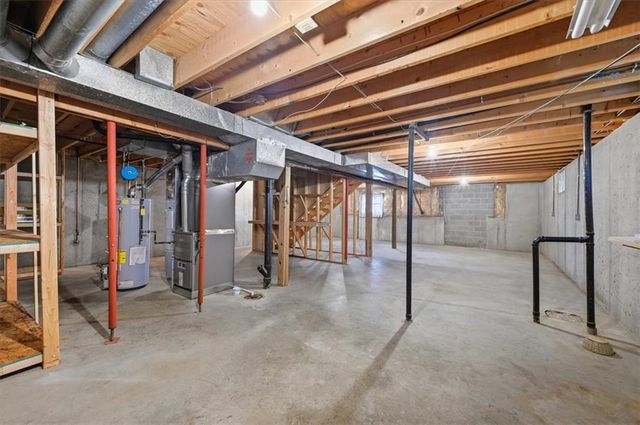 1208 Tanglewood Street, Leavenworth, KS 66048