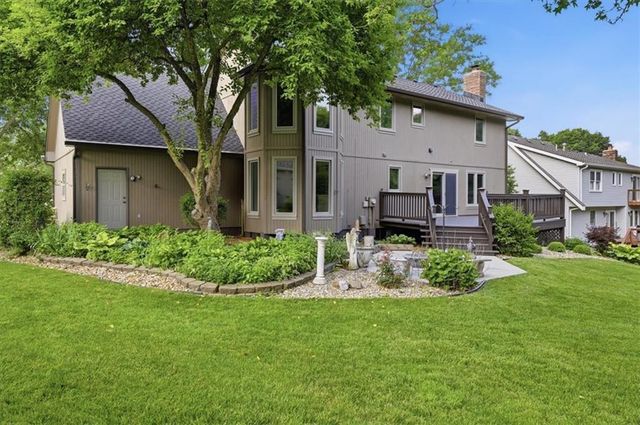 1208 Tanglewood Street, Leavenworth, KS 66048
