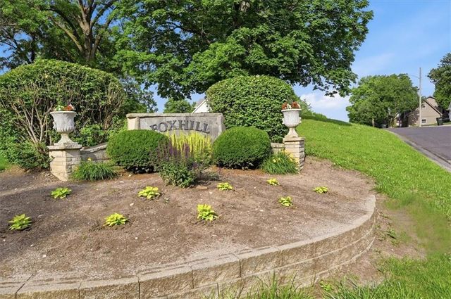 1208 Tanglewood Street, Leavenworth, KS 66048