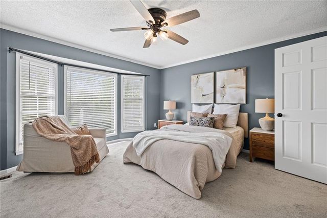 8442 Darnell Street, Lenexa, KS 66215