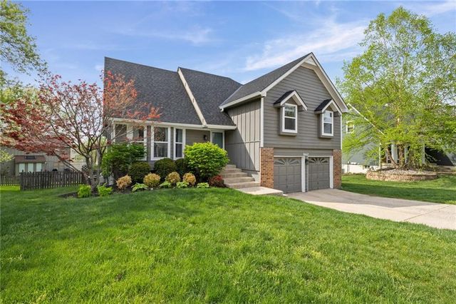 8442 Darnell Street, Lenexa, KS 66215