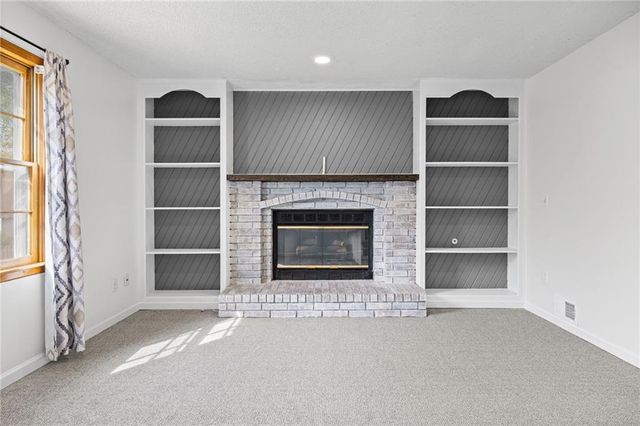 8442 Darnell Street, Lenexa, KS 66215