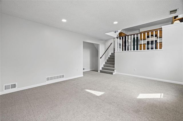 8442 Darnell Street, Lenexa, KS 66215