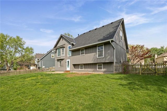 8442 Darnell Street, Lenexa, KS 66215