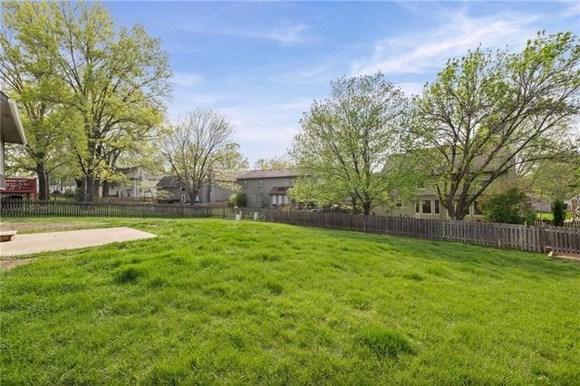 8442 Darnell Street, Lenexa, KS 66215