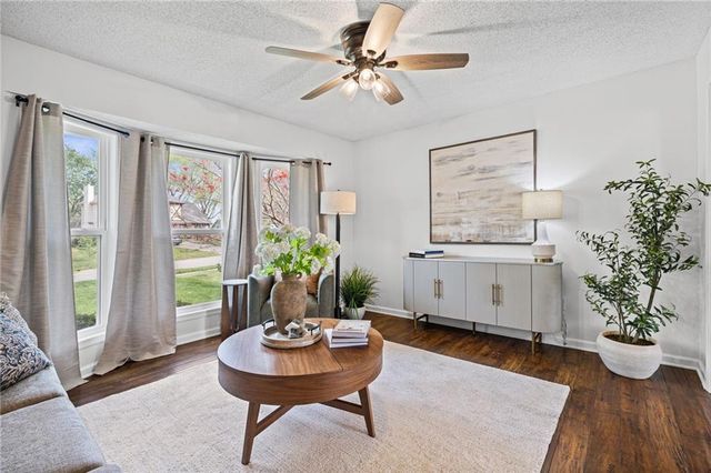 8442 Darnell Street, Lenexa, KS 66215