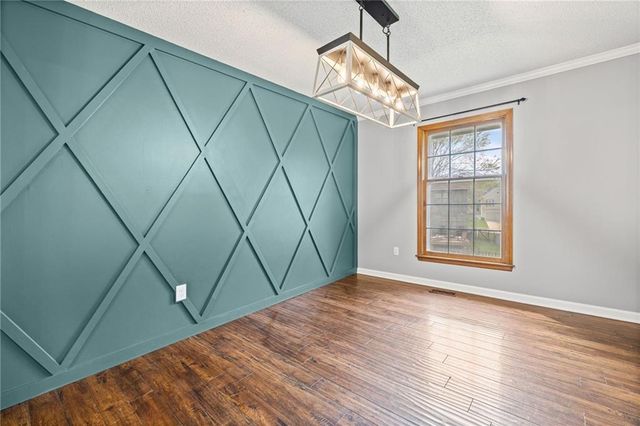 8442 Darnell Street, Lenexa, KS 66215