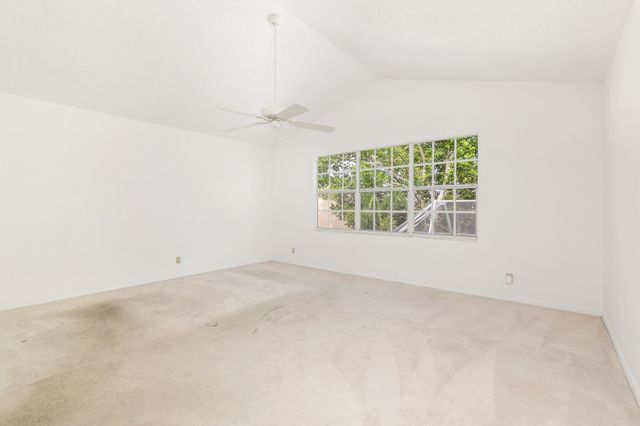 22 Selby Lane, Palm Beach Gardens, FL 33418
