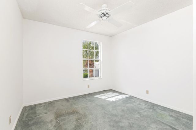 22 Selby Lane, Palm Beach Gardens, FL 33418