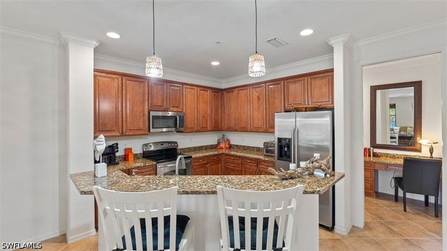 8965 Malibu LN 802, Naples, FL 34113