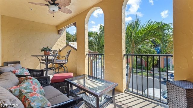 8965 Malibu LN 802, Naples, FL 34113