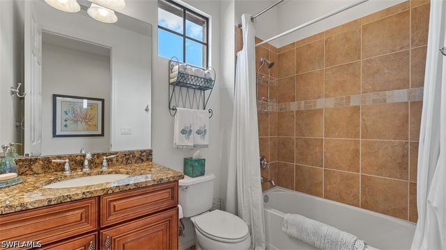8965 Malibu LN 802, Naples, FL 34113