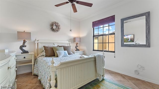 8965 Malibu LN 802, Naples, FL 34113