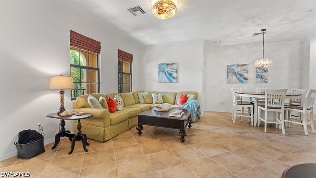 8965 Malibu LN 802, Naples, FL 34113