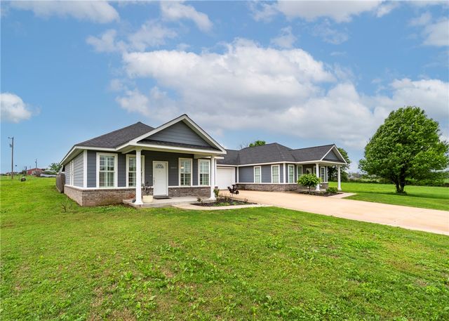 21037 and 21039 Richard Court, Siloam Springs, AR 72761