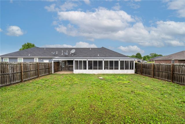 21037 and 21039 Richard Court, Siloam Springs, AR 72761