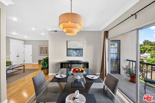 612 S Barrington Avenue 417, Los Angeles, CA 90049