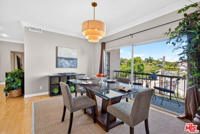 612 S Barrington Avenue 417, Los Angeles, CA 90049