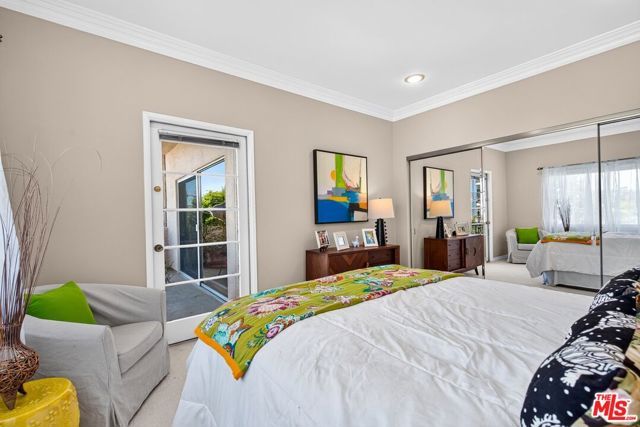 612 S Barrington Avenue 417, Los Angeles, CA 90049