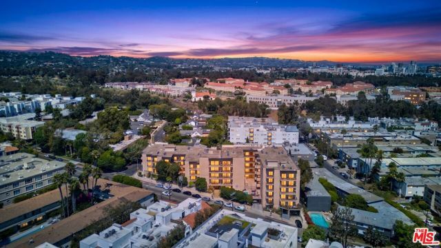 612 S Barrington Avenue 417, Los Angeles, CA 90049